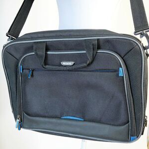 Solo Laptop Bag Crossbody Messenger Black Multiple Pockets Tablet travel 12 X 16